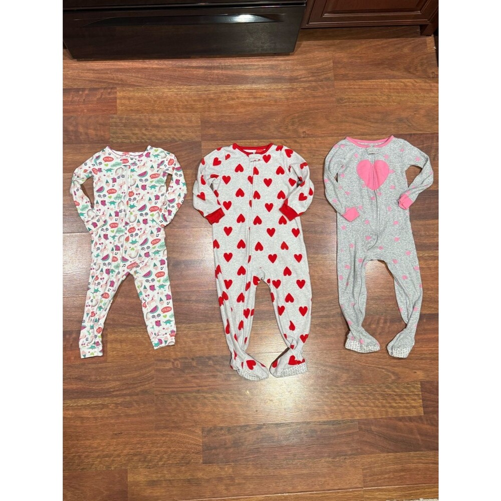 Carter's - Pajama Bundle in 2T - Fleece and Cotton, Zip Closure with Some Footed